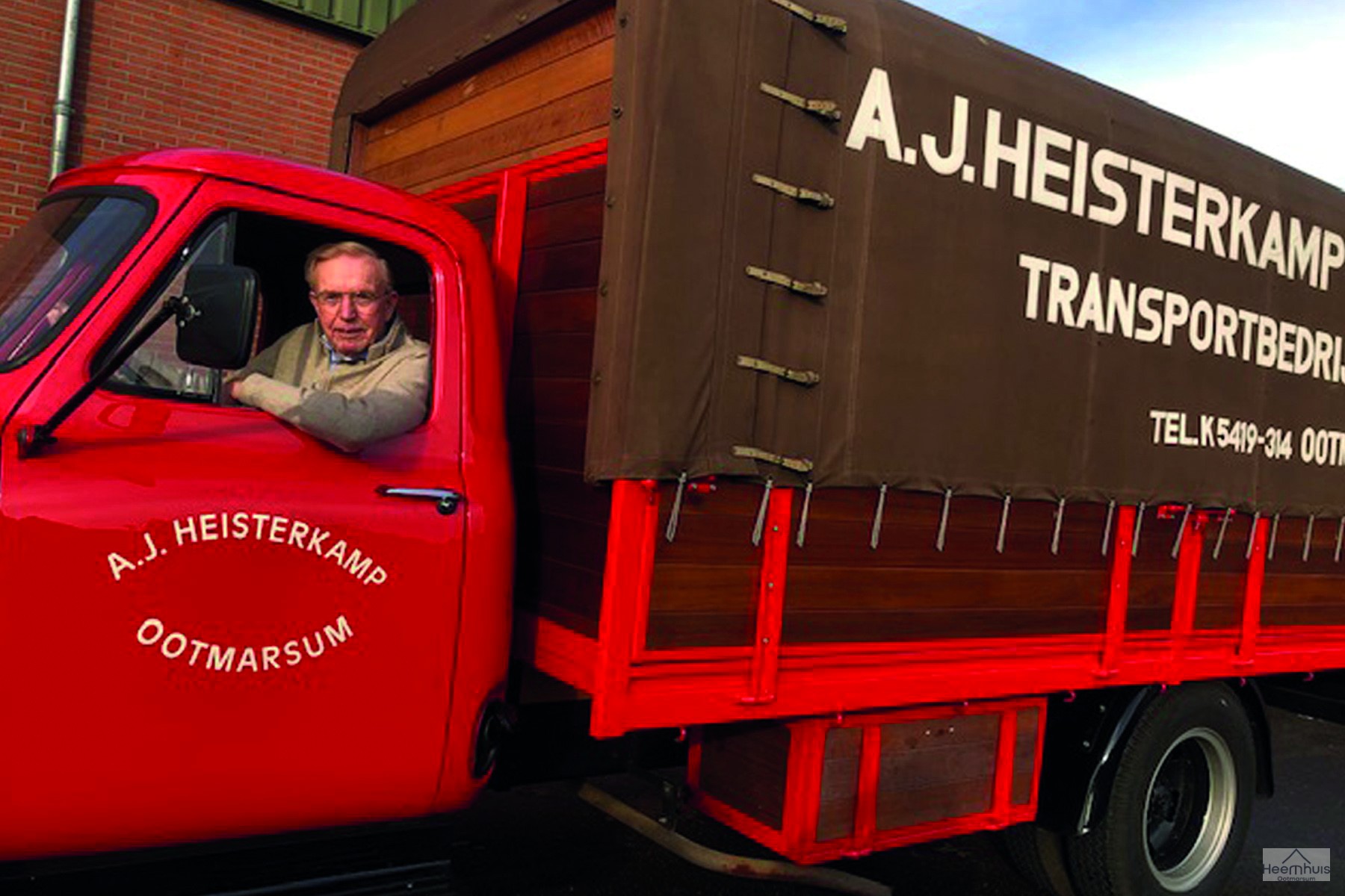 Bennie in de vrachtwagen. Bennie in de vrachtwagen.