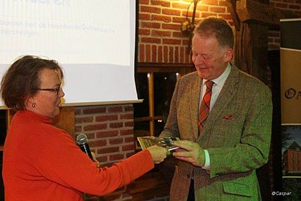 Voorzitter Nettie Aarnink en burgemeester Roel Cazemier