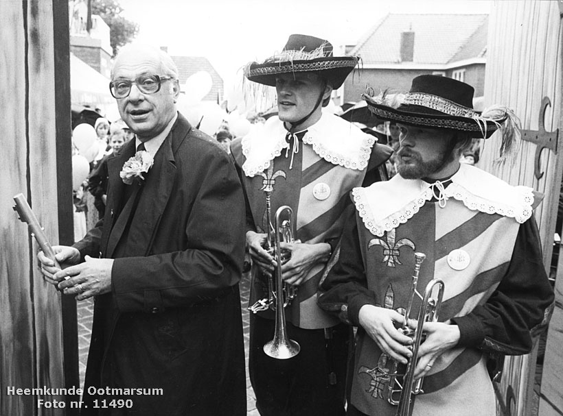 Heropening binnenstad 1985 door Commissaris van de Koningin Mr. Niers