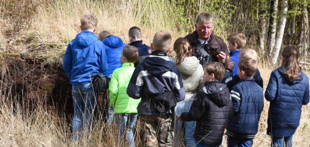 Leden Jeugdnatuurclub zijn echte speurneuzen: Engbertdijksvenen