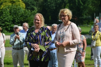 Burgemeester Ineke Bakker en gedeputeerde Hester Maij