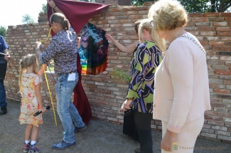 Onthulling glasschilderijen