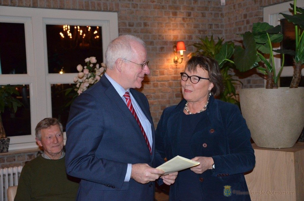 Burgemeester John Joosten en voorzitter Nettie Aarnink