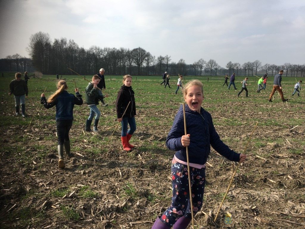Jeugdnatuurclub op zoek naar weidevogels