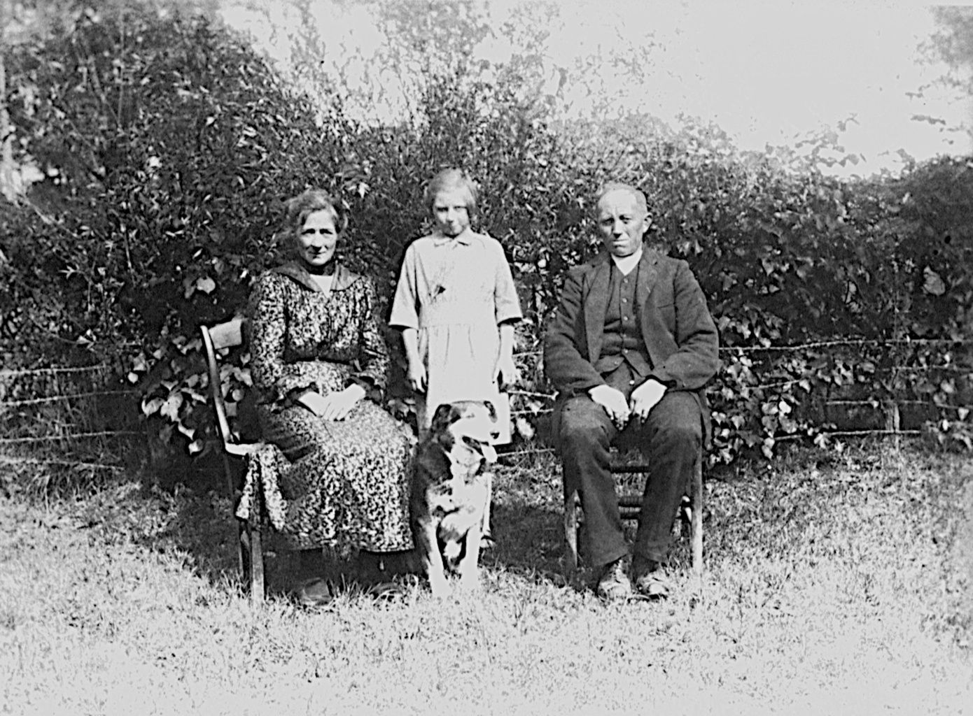 Jan Lucas Scholten en echtgenote Hendrikje Alert met dochter Johanna