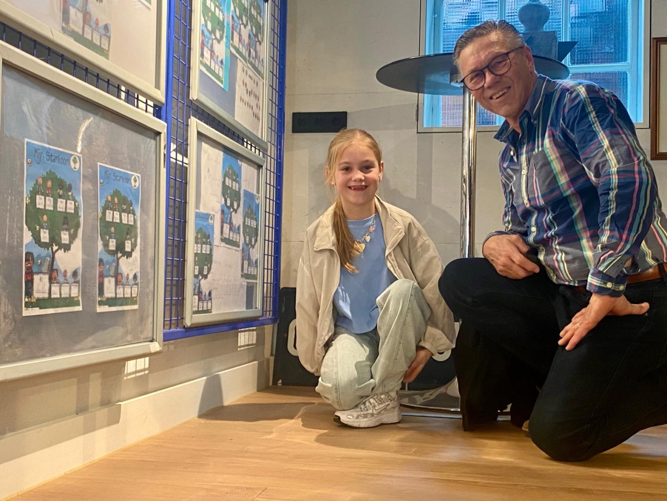 Elle met haar opa Herman